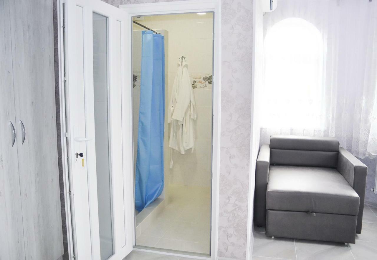 Імперія Otaci Exterior photo